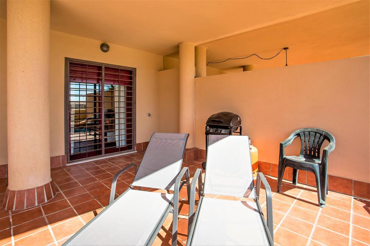 Апартаменты Lets In The Sun Blue Cala Ла-Кала-де-Михас Экстерьер фото