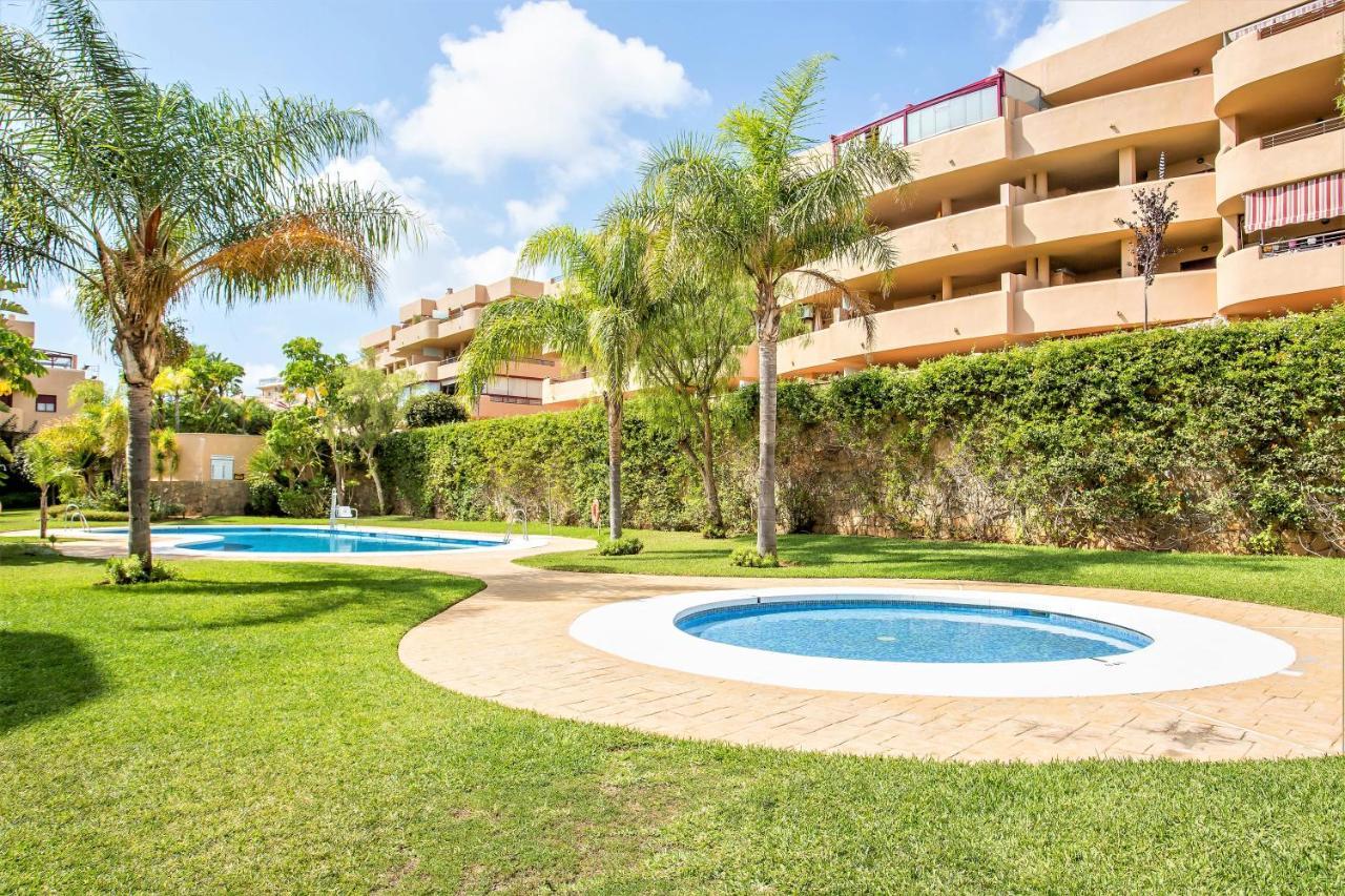 Апартаменты Lets In The Sun Blue Cala Ла-Кала-де-Михас Экстерьер фото